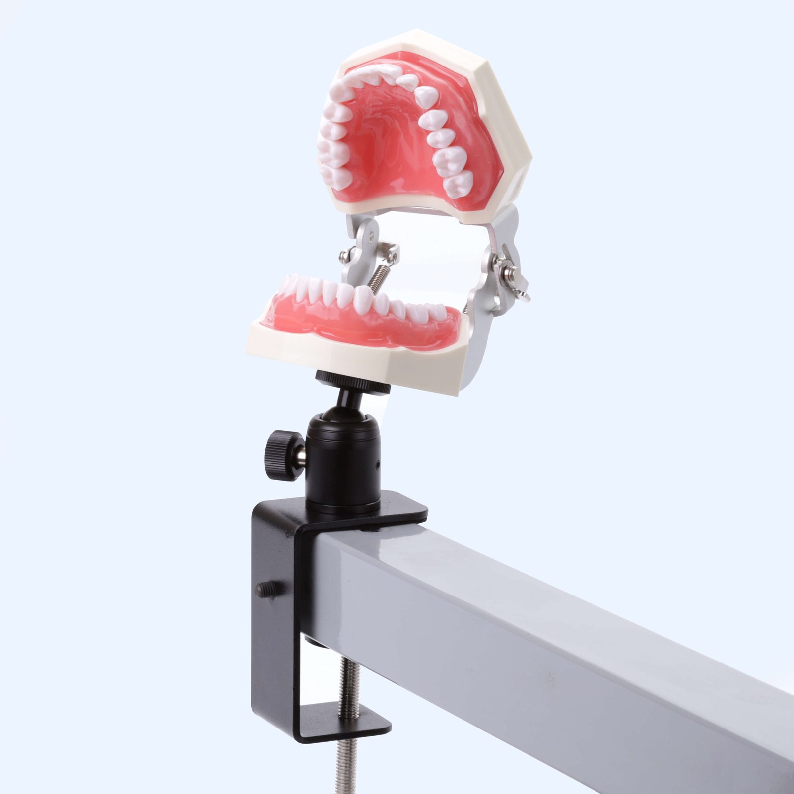 Кріплення моделей до столу